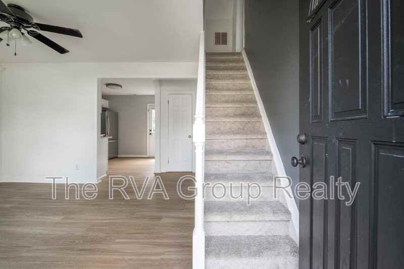 712 Hill Top Dr - Photo 5 of 41