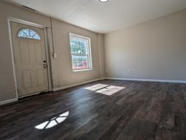 featured image of 702 S Roche St