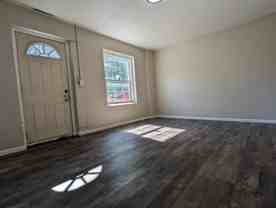 702 S Roche St - Photo 1 of 1