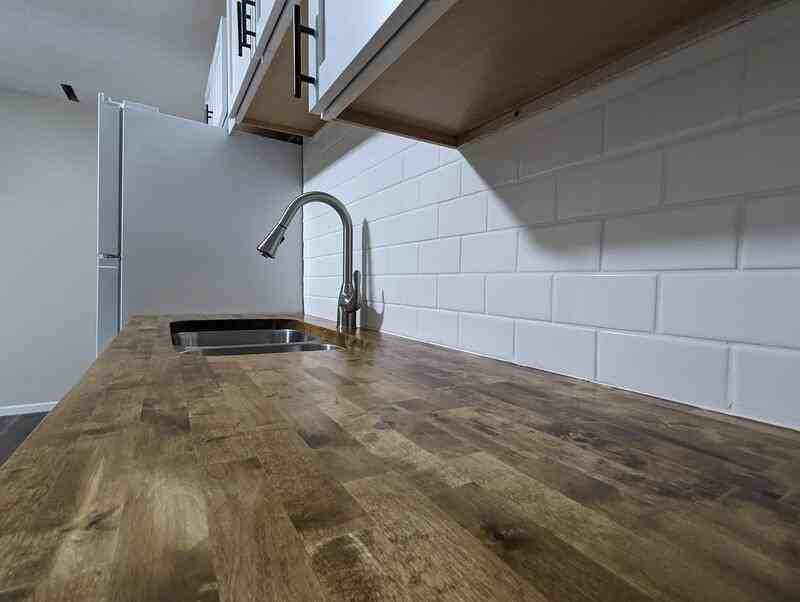 702 S Roche St - Photo 5 of 9