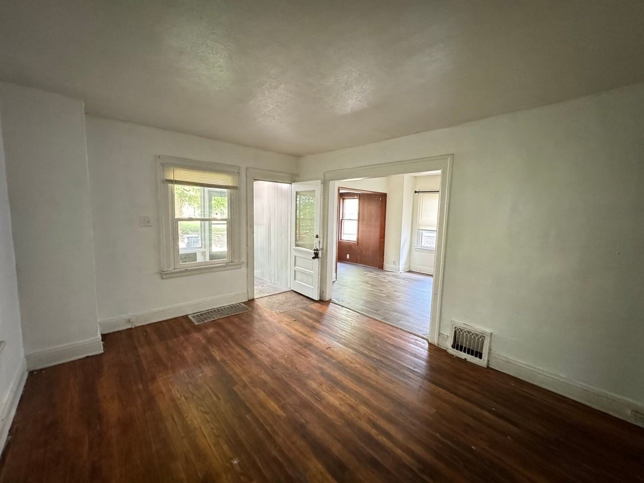 1122 Obrien St - Photo 3 of 5