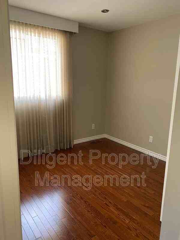 1219 Cartier Blvd - Photo 4 of 24