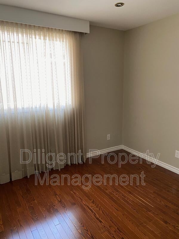 1219 Cartier Blvd - Photo 5 of 24