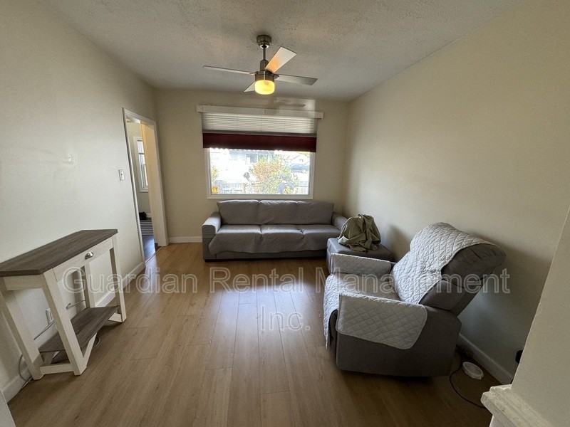 318 May St N - Photo 4 of 14