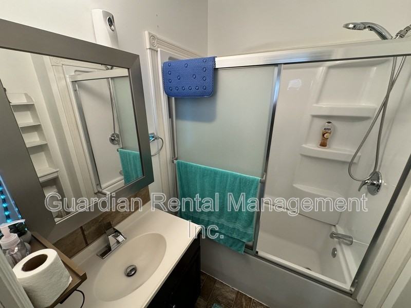 318 May St N - Photo 7 of 14