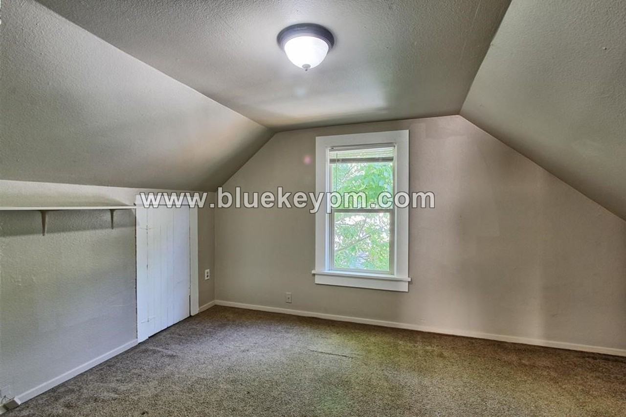 1804 E 32nd St - Photo 7 of 13