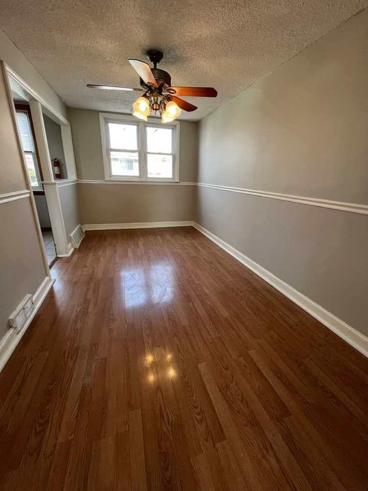 257 Spruce St - Photo 3 of 16
