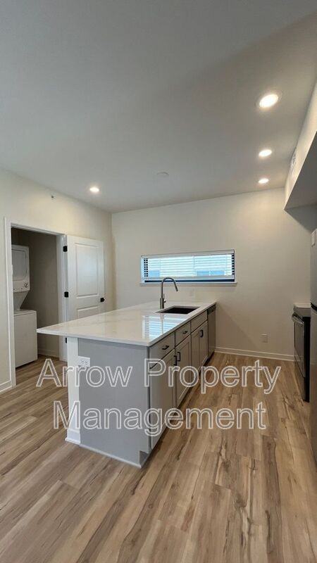 2230 R St #8 - Photo 2 of 13