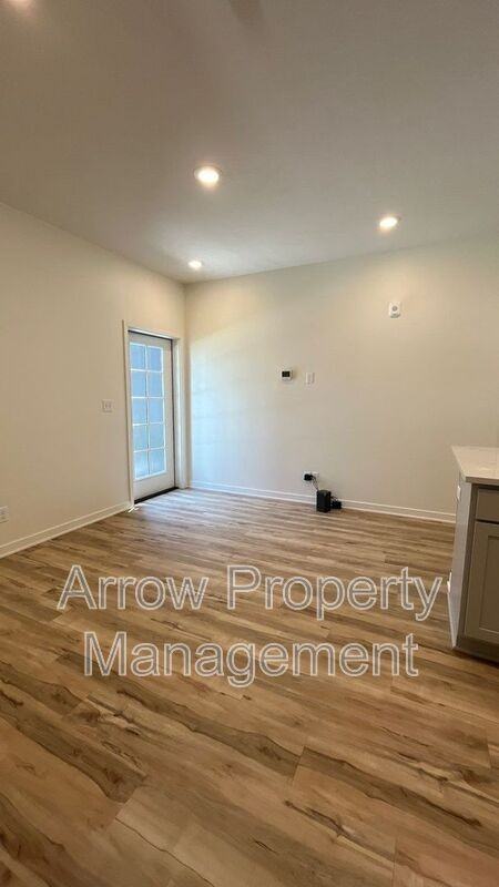 2230 R St #8 - Photo 5 of 13