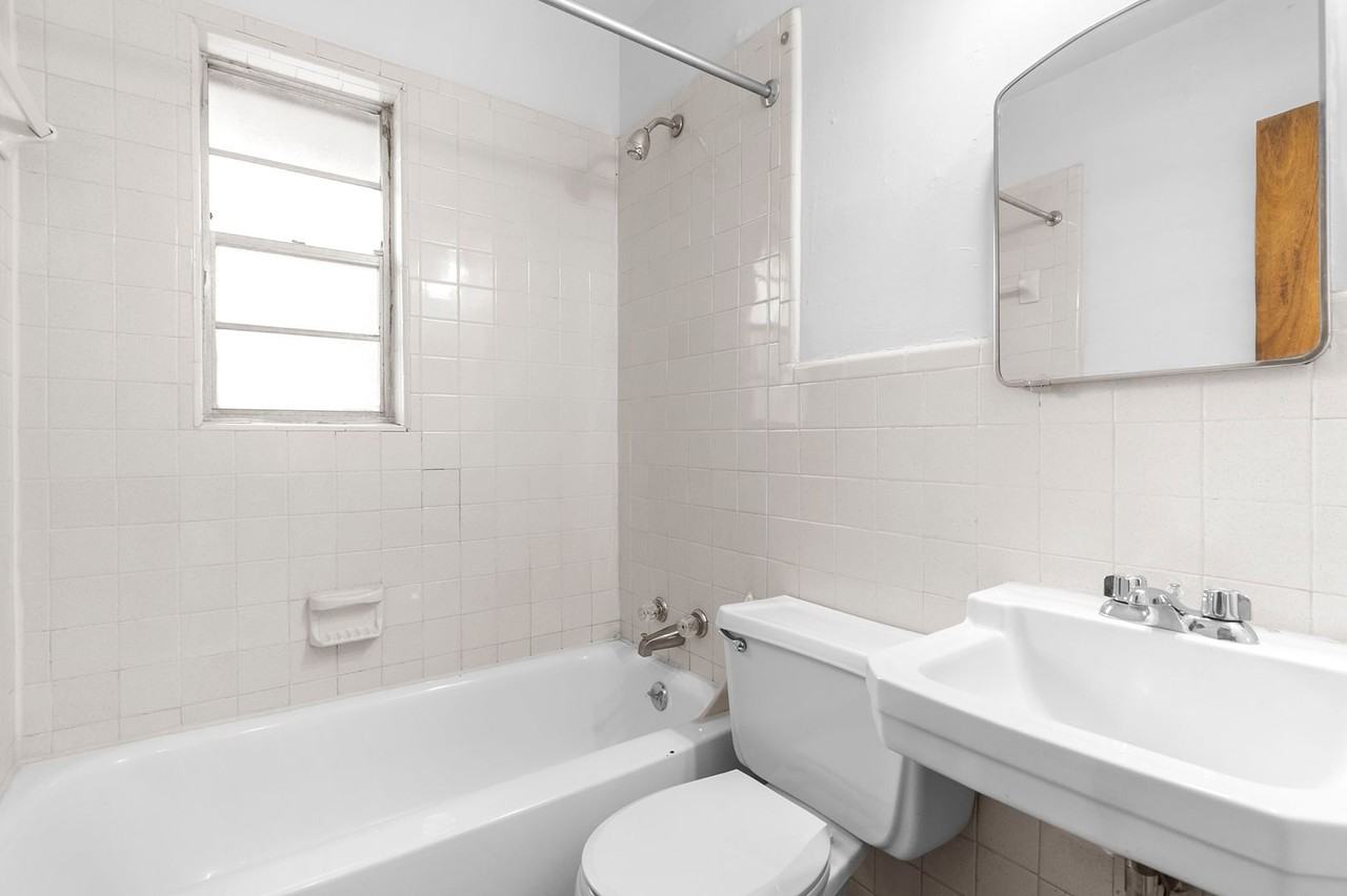 Saint Charles - Photo 4 of 18