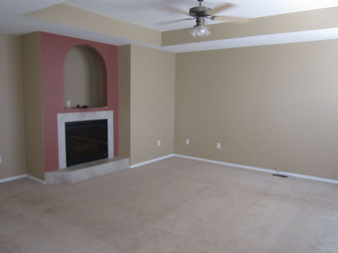 412 E Denton Cir - Photo 5 of 20