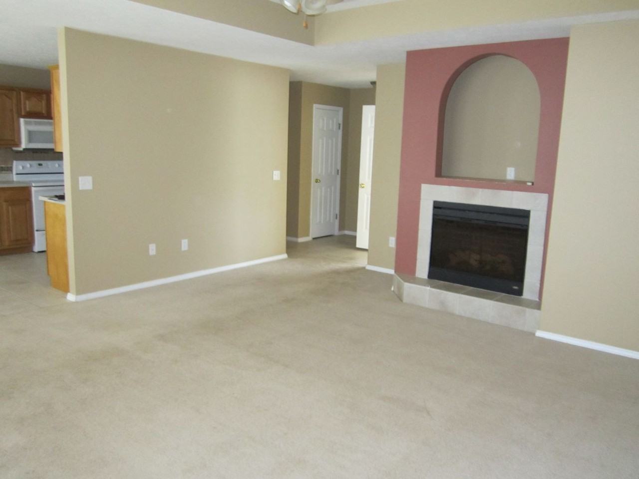 412 E Denton Cir - Photo 6 of 20