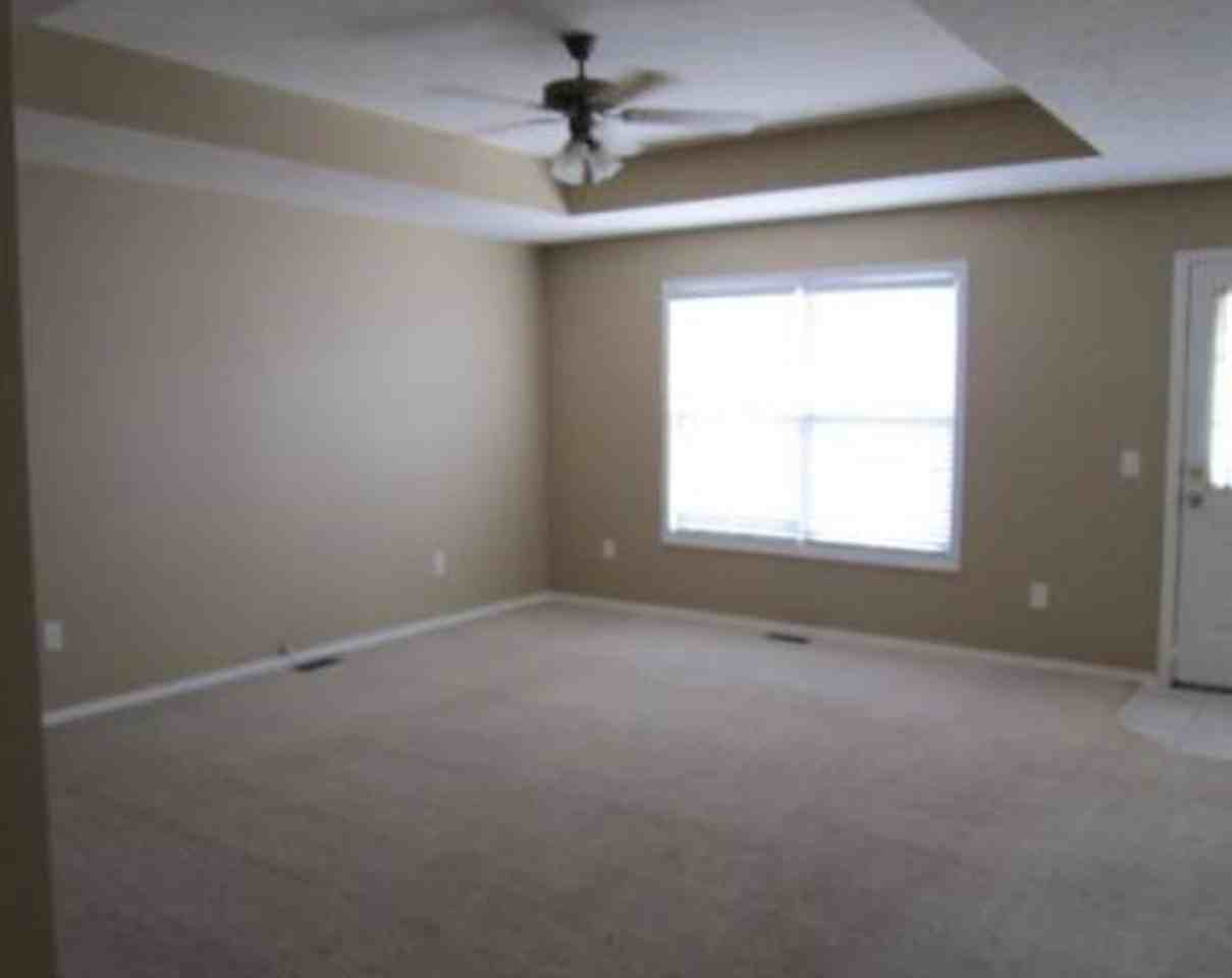 412 E Denton Cir - Photo 7 of 20