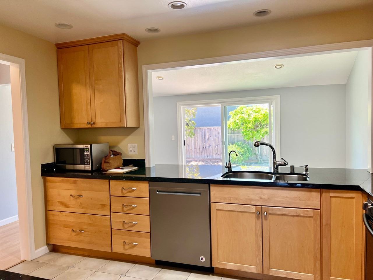 1410 Schooner St - Photo 2 of 41