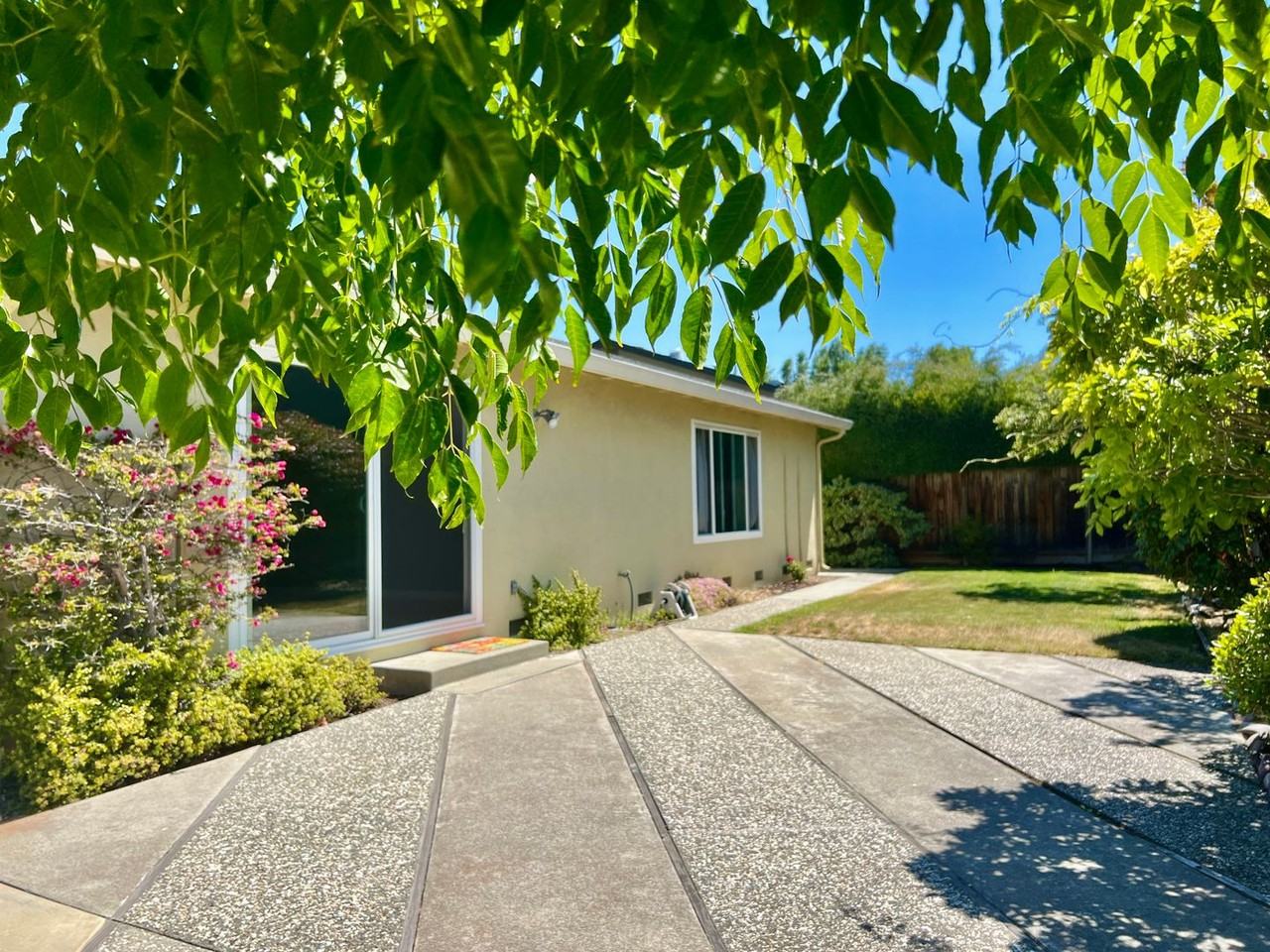 1410 Schooner St - Photo 3 of 41