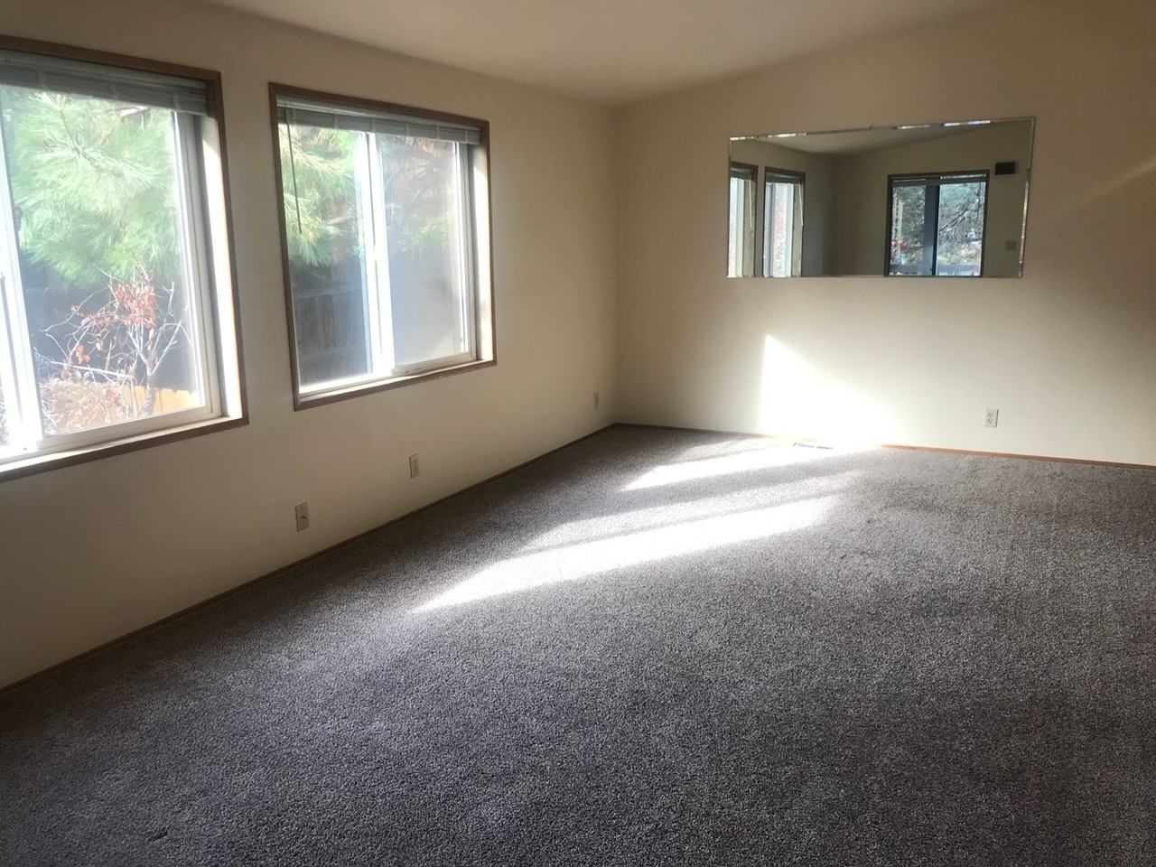 1017 Se Laurelwood Pl - Photo 2 of 15