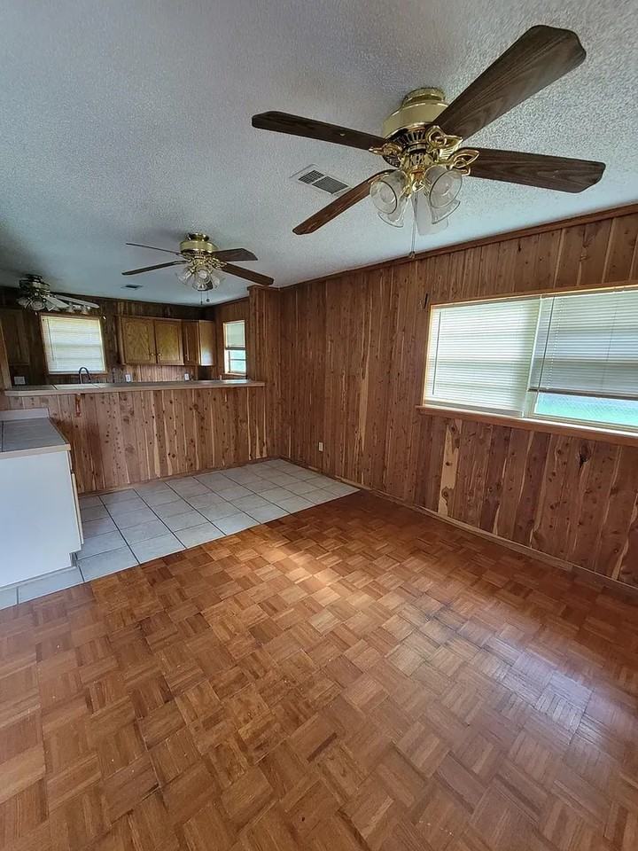 2861 Maple Dr - Photo 2 of 18