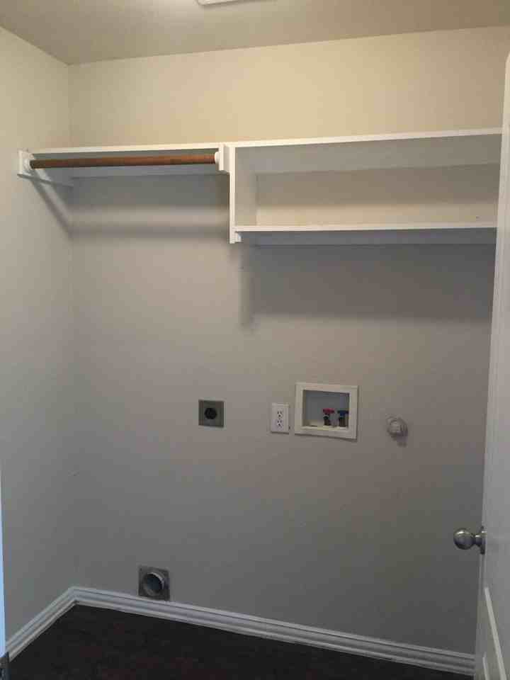 725 Oak Park Dr - Photo 3 of 23