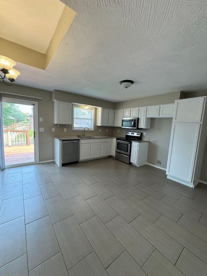 4051 W Condor Dr - Photo 6 of 26