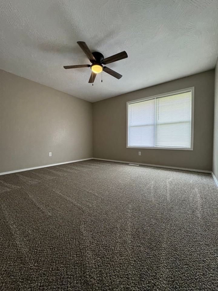 4051 W Condor Dr - Photo 7 of 26
