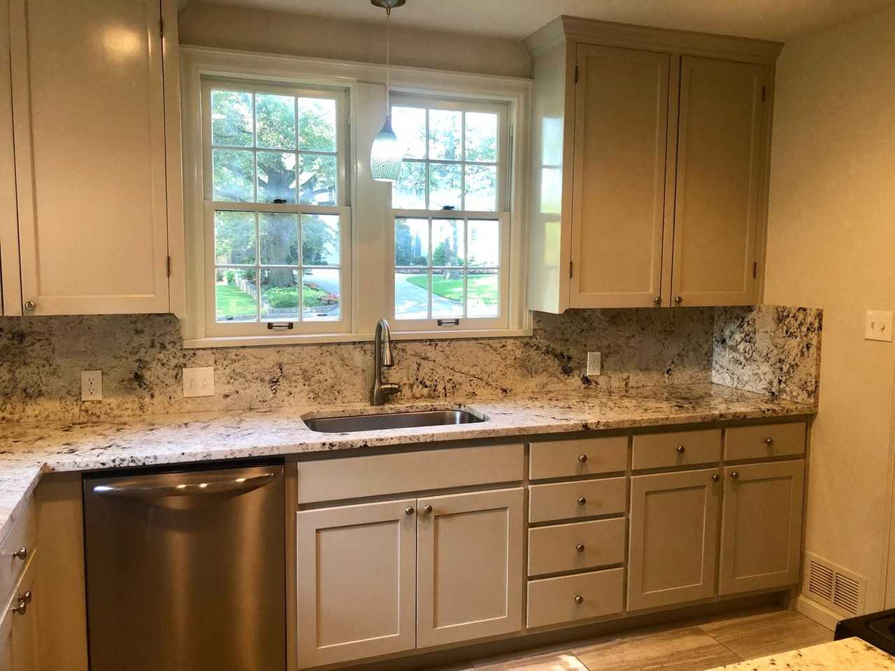 1832 E 32nd St - Photo 4 of 34