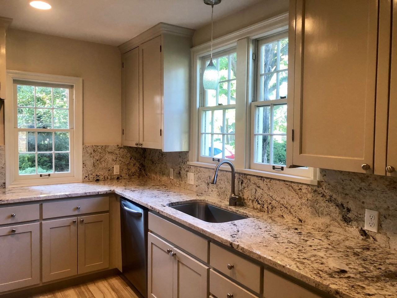 1832 E 32nd St - Photo 5 of 34