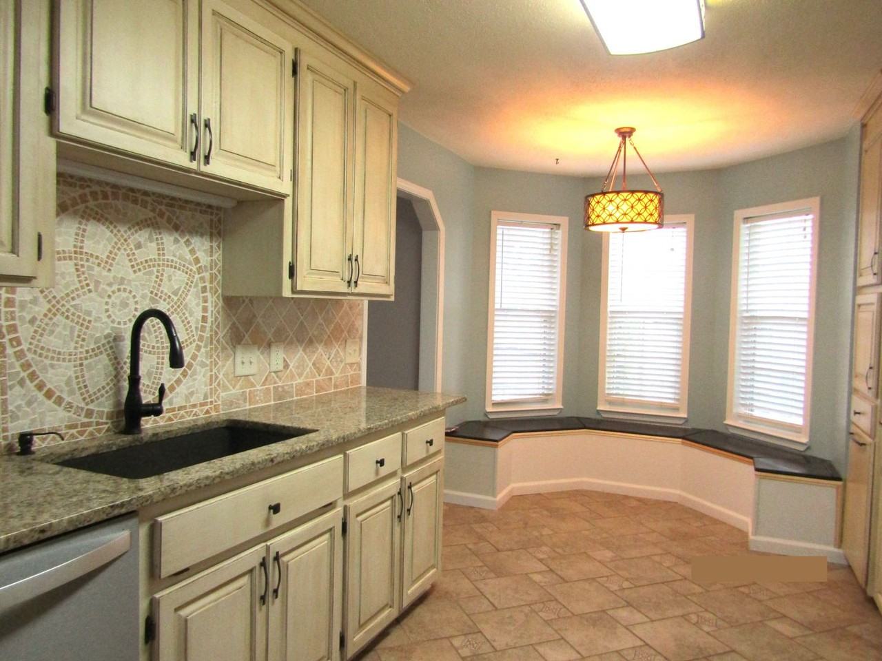 1980 Redhawk Dr - Photo 2 of 10