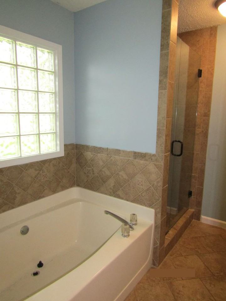 1980 Redhawk Dr - Photo 4 of 10