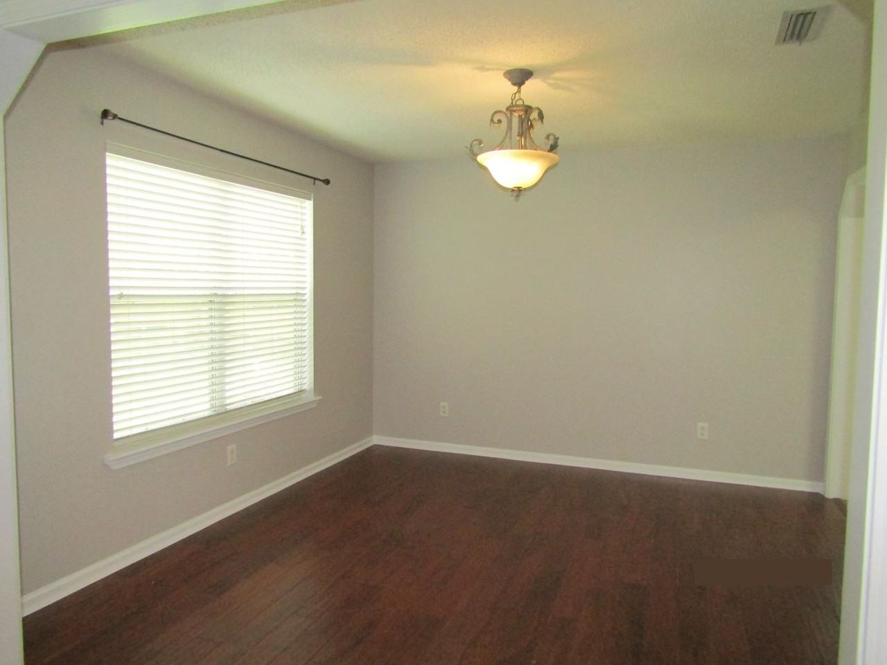 1980 Redhawk Dr - Photo 6 of 10