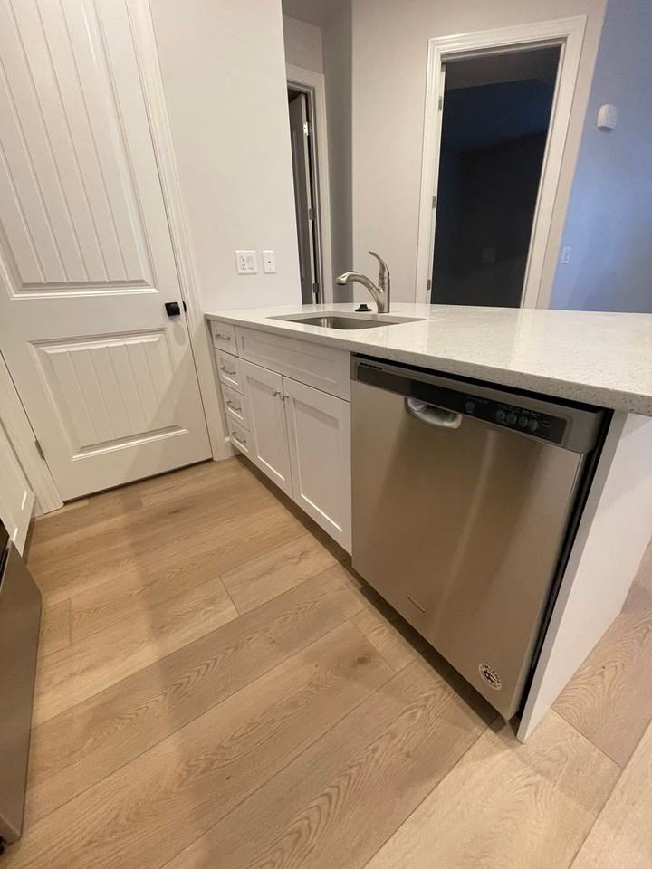 1019 N 1030 W - Photo 4 of 10