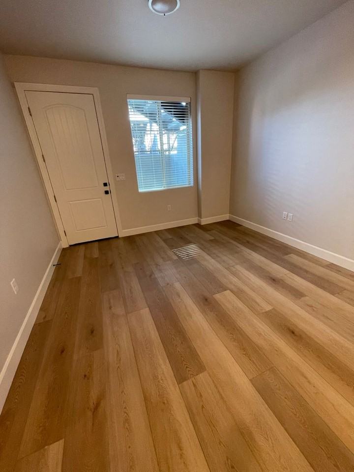 1019 N 1030 W - Photo 6 of 10