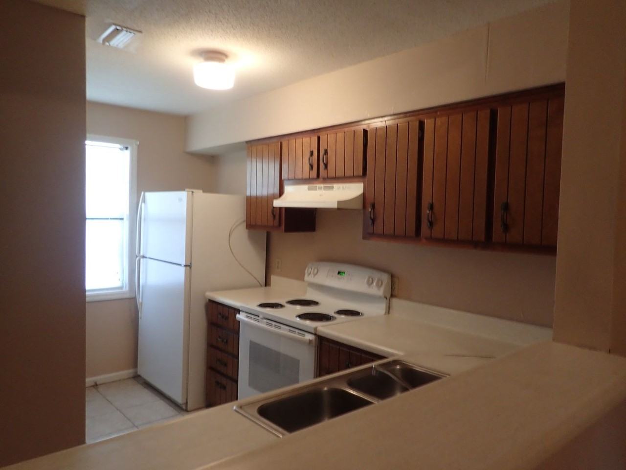 2709 Sheridan Pl - Photo 4 of 11