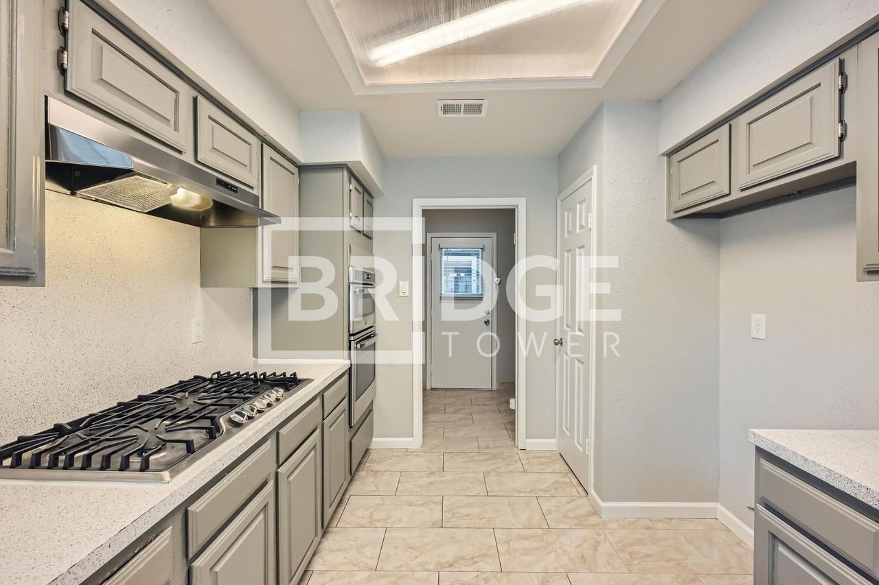 1203 Mayweather Ln - Photo 6 of 22