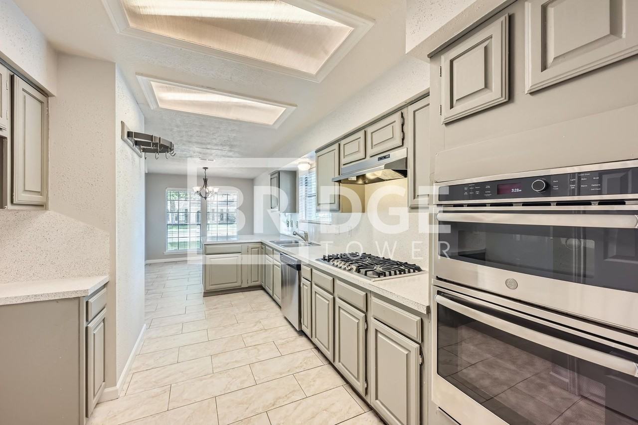 1203 Mayweather Ln - Photo 7 of 22