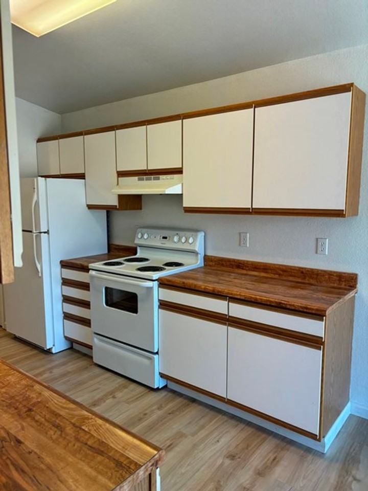 754 W Oregon Ave - Photo 5 of 9