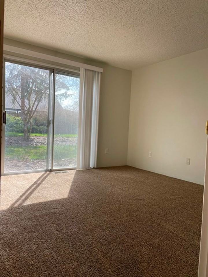 772 W Oregon Ave - Photo 4 of 12