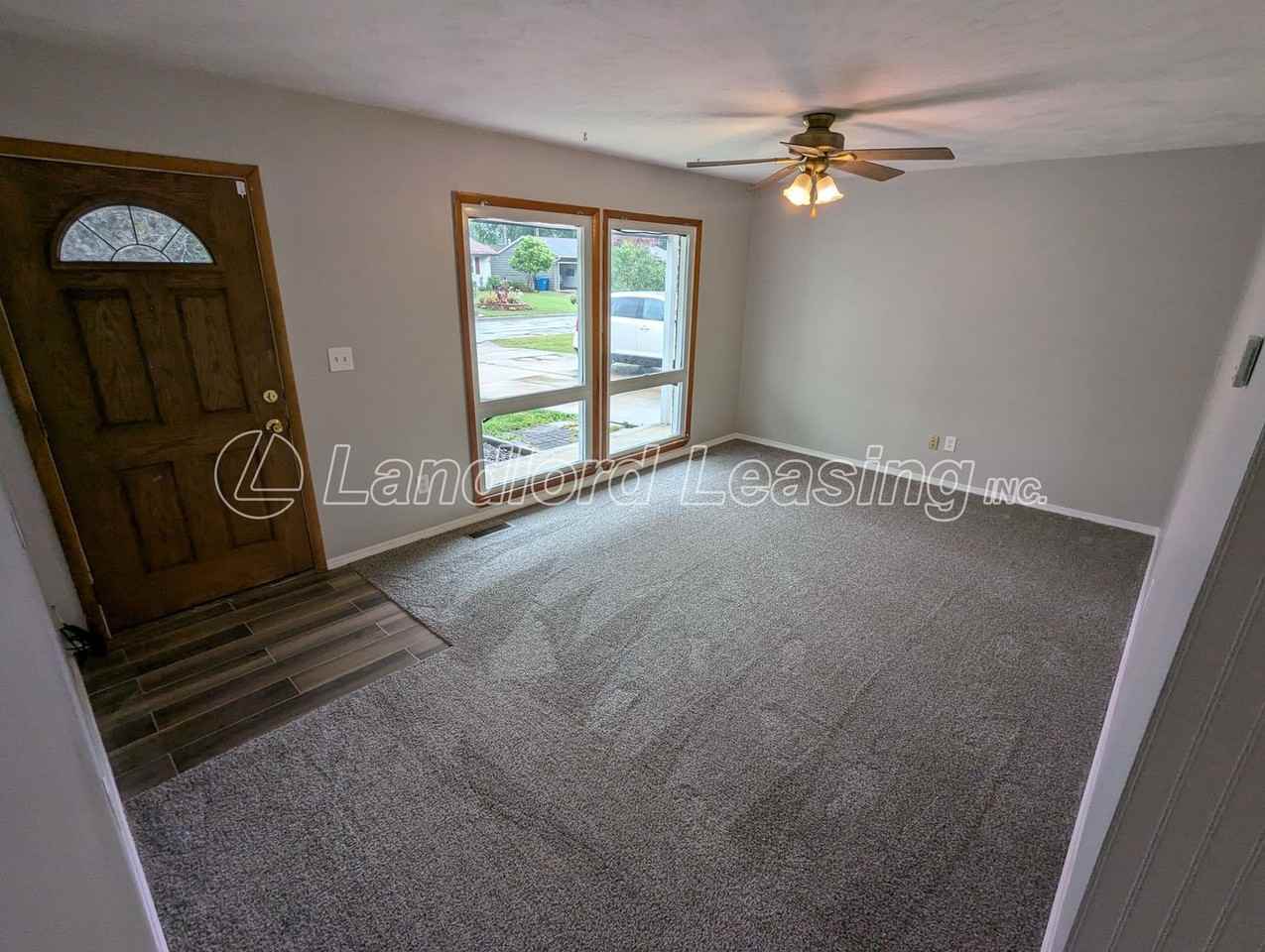 1321 Beechview Dr - Photo 2 of 13