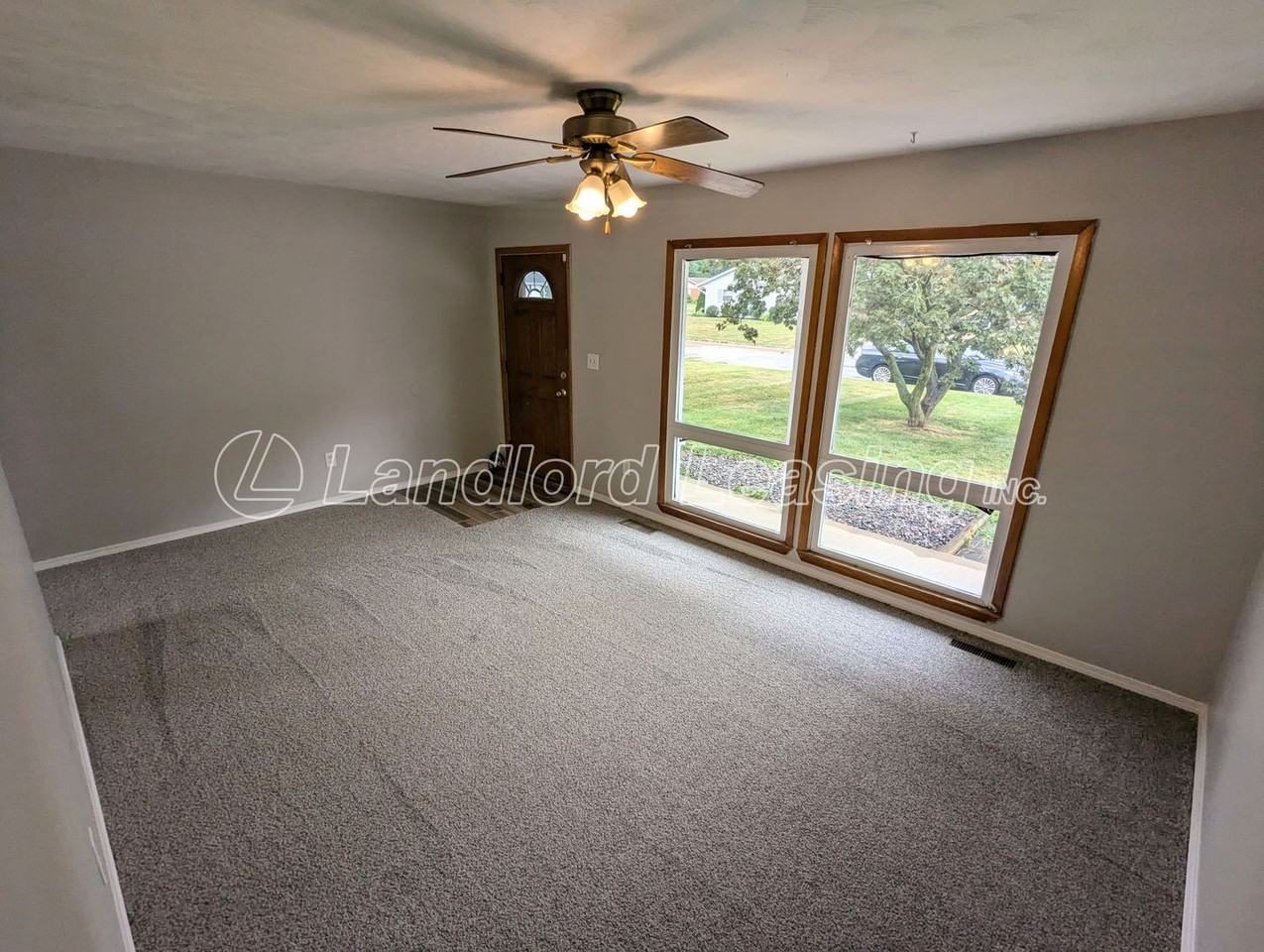 1321 Beechview Dr - Photo 3 of 13