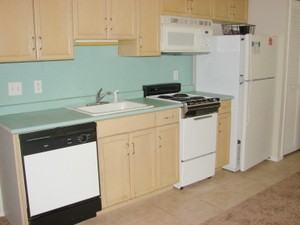 560 Abby Ln #02 - Photo 3 of 7