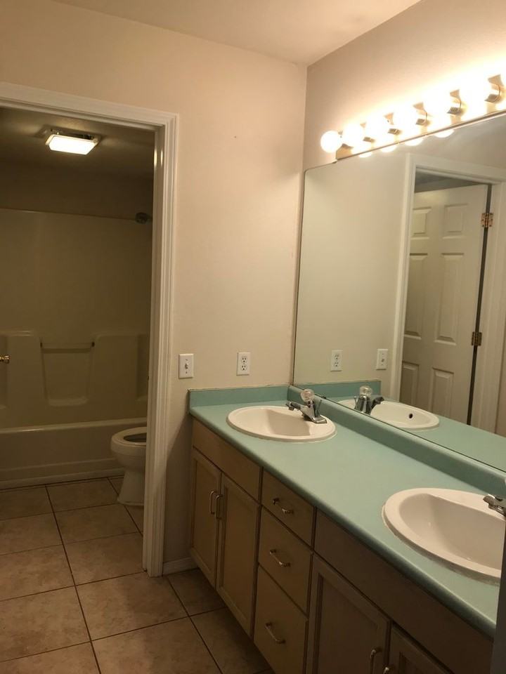 560 Abby Ln #02 - Photo 7 of 7