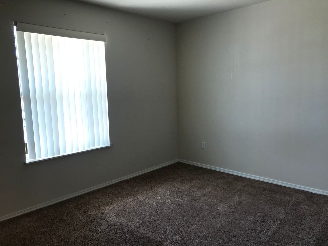 560 Abby Ln #02 - Photo 6 of 7