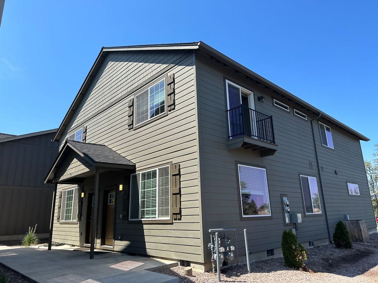 63159 NE De Haviland St - Photo 2 of 18