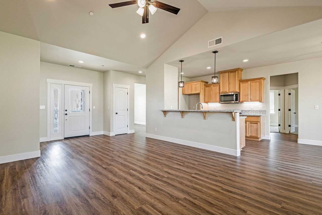 1915 Dean Rd - Photo 5 of 21