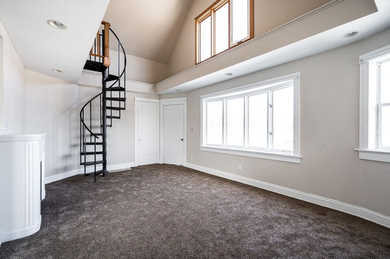 3315 North Holton Street - Photo 3 of 19