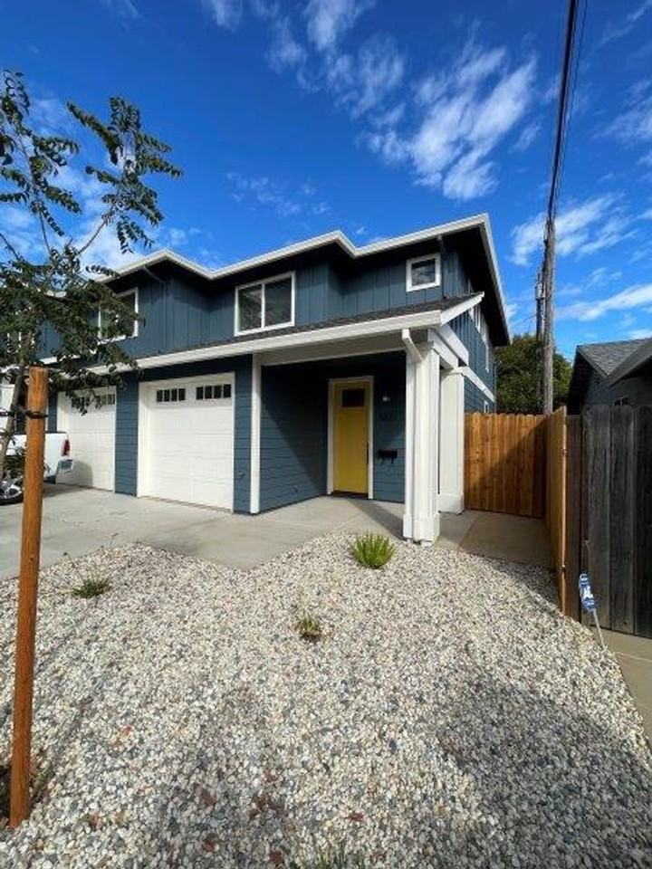 5521 T St - Photo 2 of 20