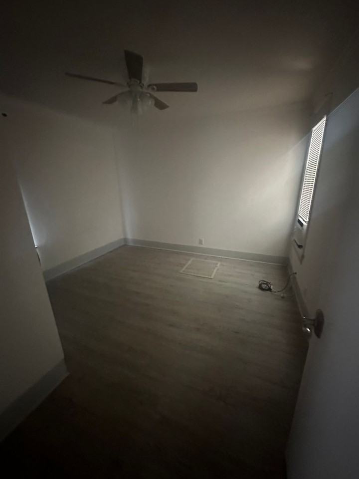 617 15th St - Photo 7 of 11