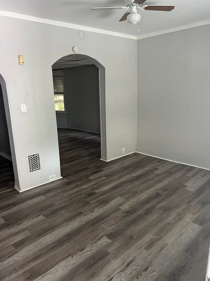 39 S 7th St - Photo 3 of 13