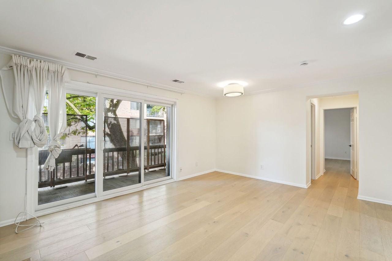 1124 25th St Nw #211 - Photo 3 of 15