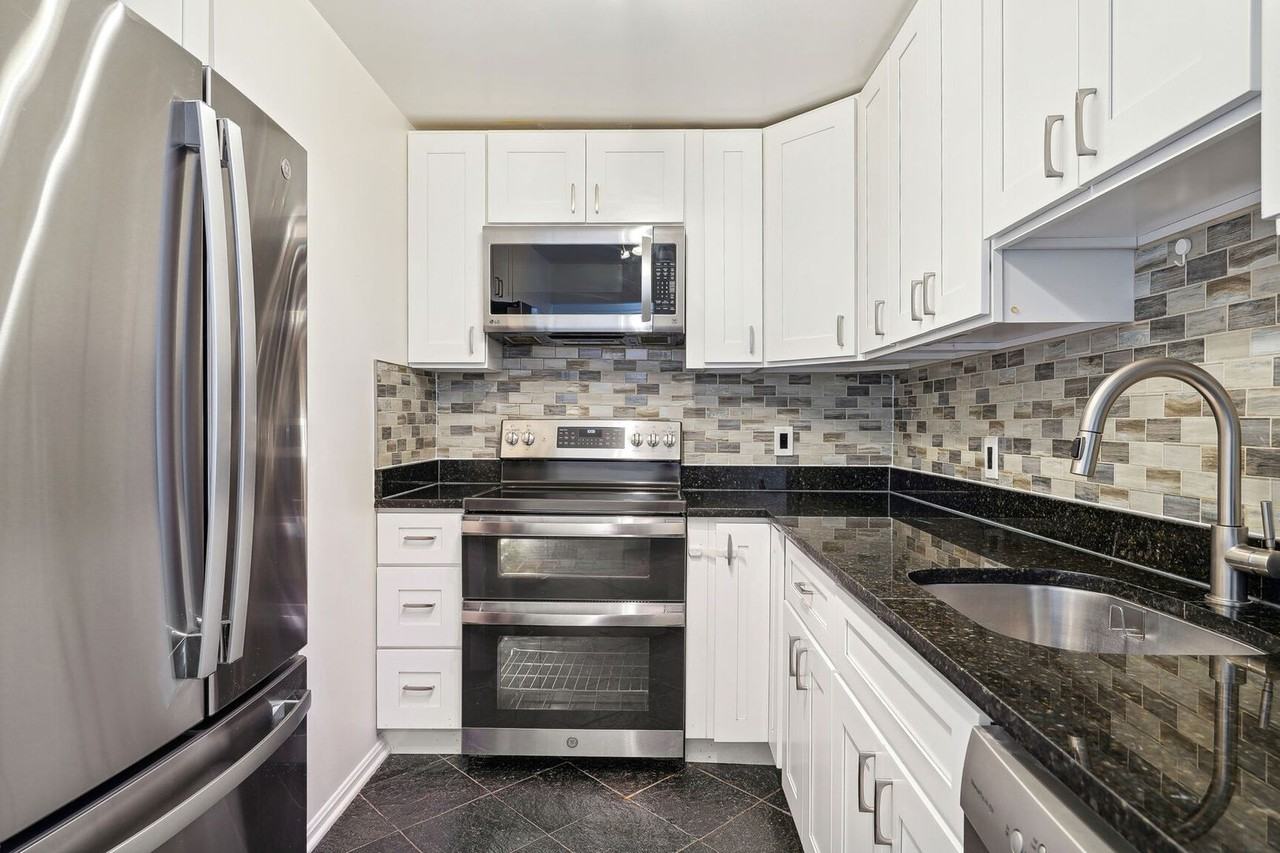 1124 25th St Nw #211 - Photo 7 of 15