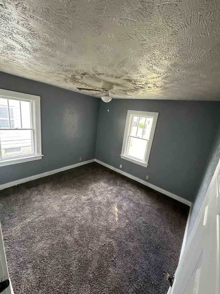 741 S Lake St - Photo 2 of 4